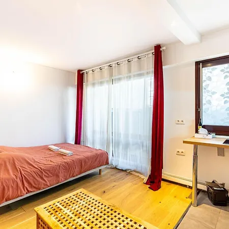 Guestready - Elegant Tranquility In The 19th Arr. Paris